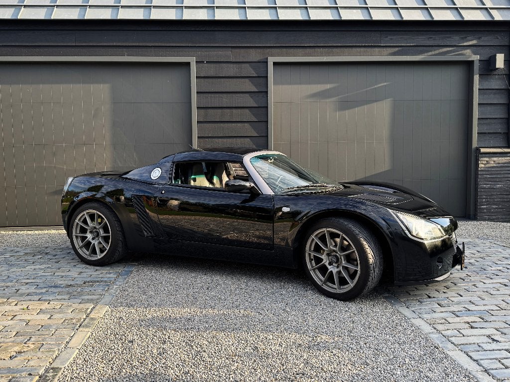 Foto 13 van Opel Speedster 2.2 zwart 2004 hardtop