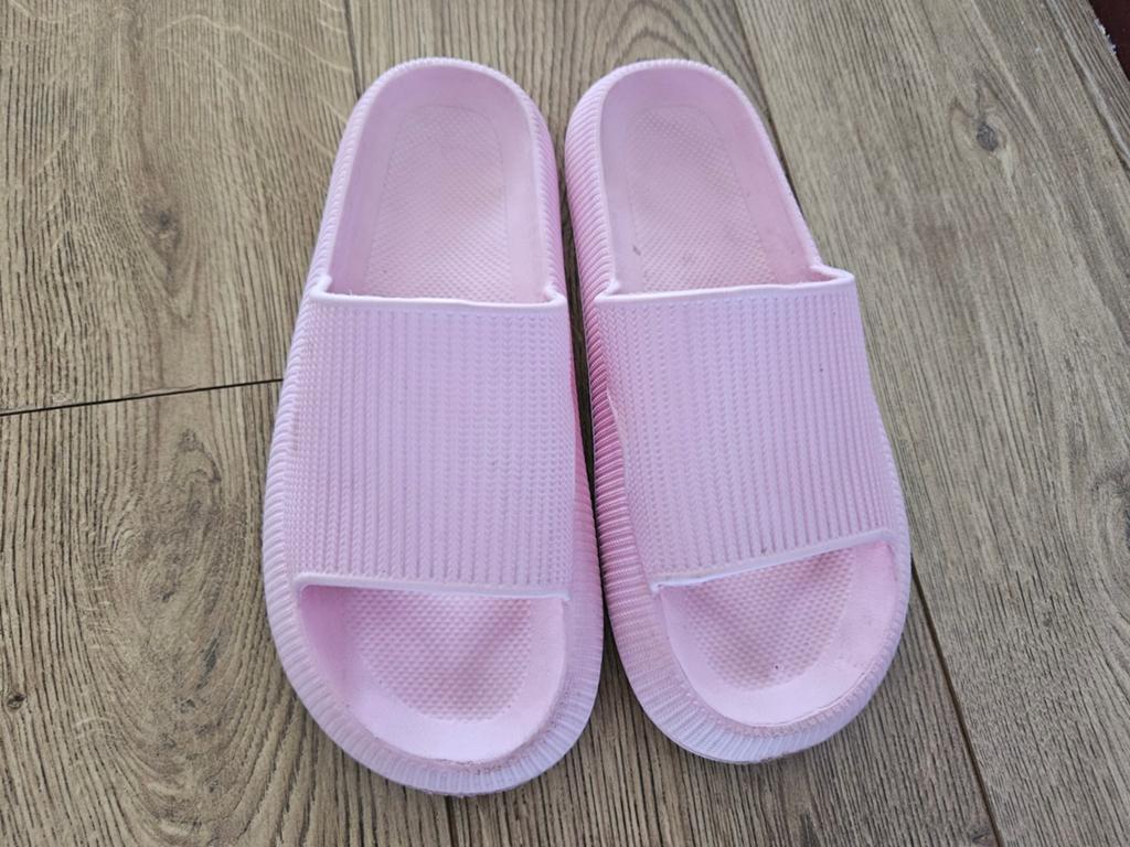 Comfortabele Roze Badstof Slippers 41-42, Slippers, Ophalen of Verzenden, Roze, Onbekend