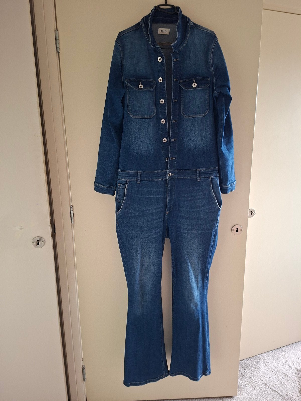 Only denim jumpsuit flared pijpen maat 42/32, Kleding | Dames, Only, Blauw, Maat 42/44 (L), Ophalen of Verzenden