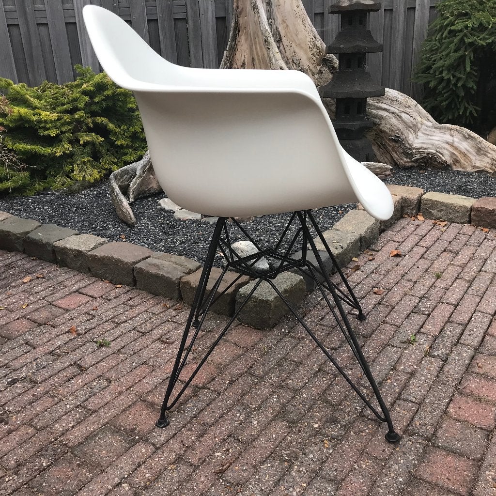 IZGS Vitra DAR Eames plastic chair wit stoel, Huis en Inrichting, Stoelen, Ophalen, Wit, Zo goed als nieuw, Nvt