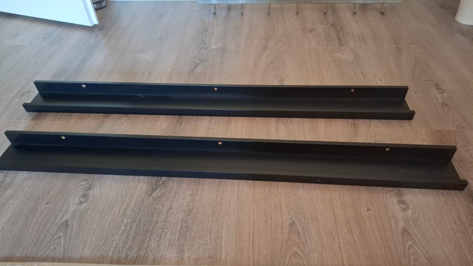 2x IKEA Schilderijlijsten/Wandplanken Zwart 115cm, Ophalen