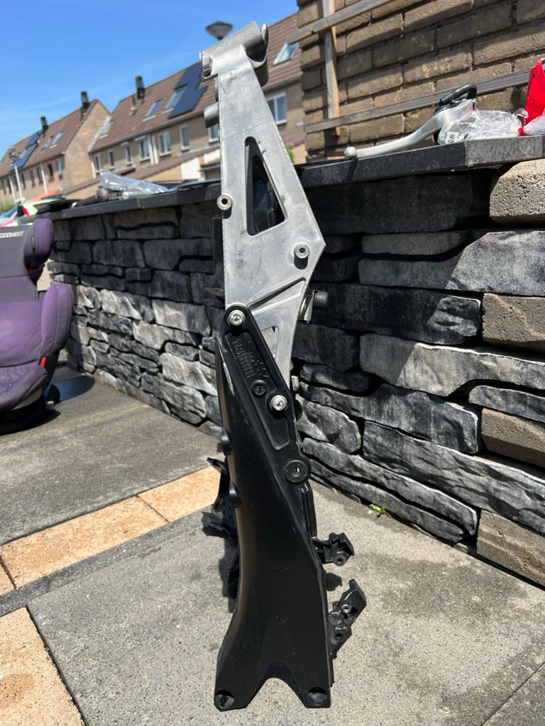 Subframe Suzuki GSX-R 750 K6 - Kaarsrecht met accubak, Ophalen of Verzenden, Gebruikt