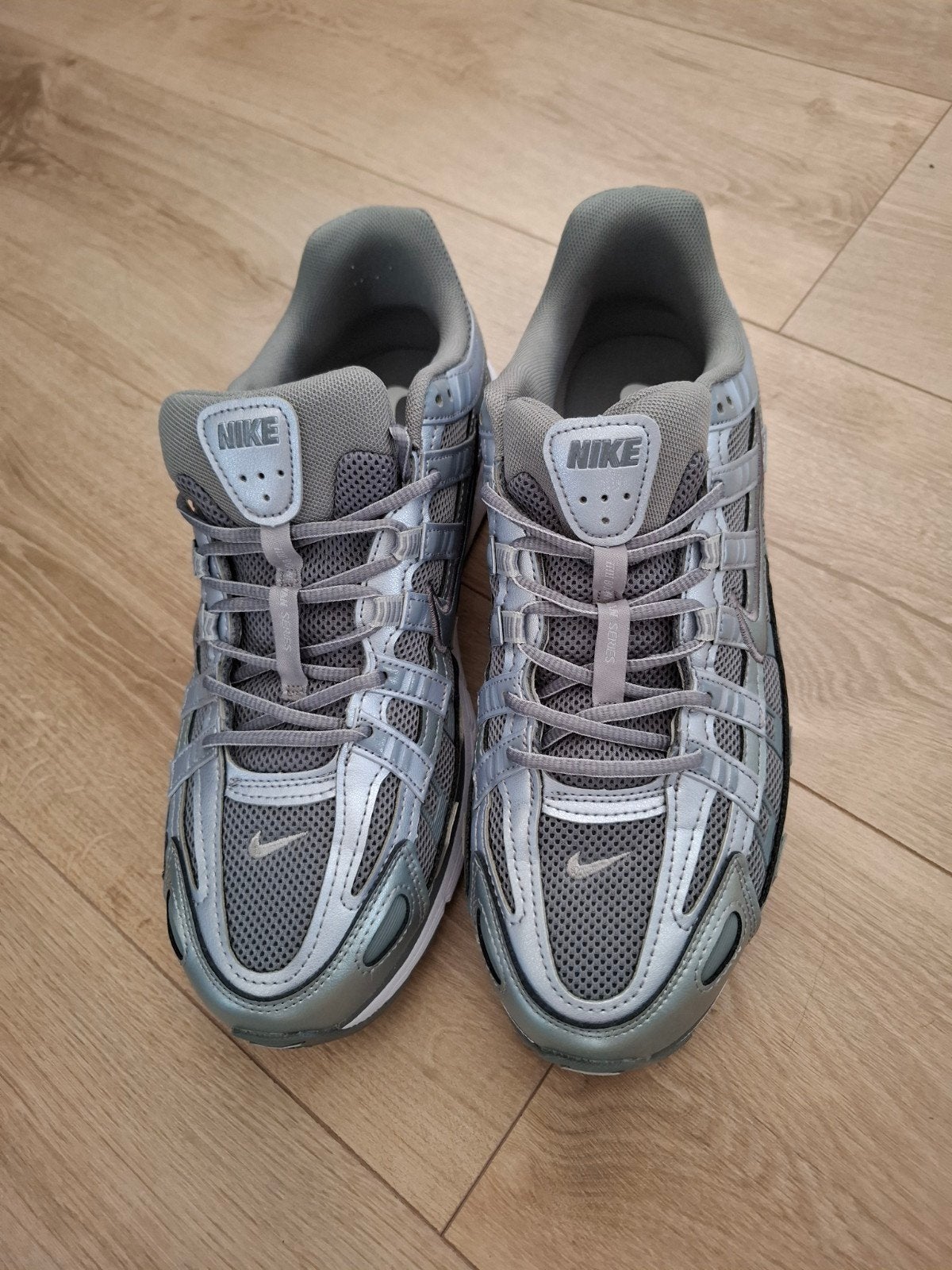 Nike sneakers maat 46 - Grijs/Zilver, Overige kleuren, Nike, Ophalen of Verzenden, Sneakers of Gympen