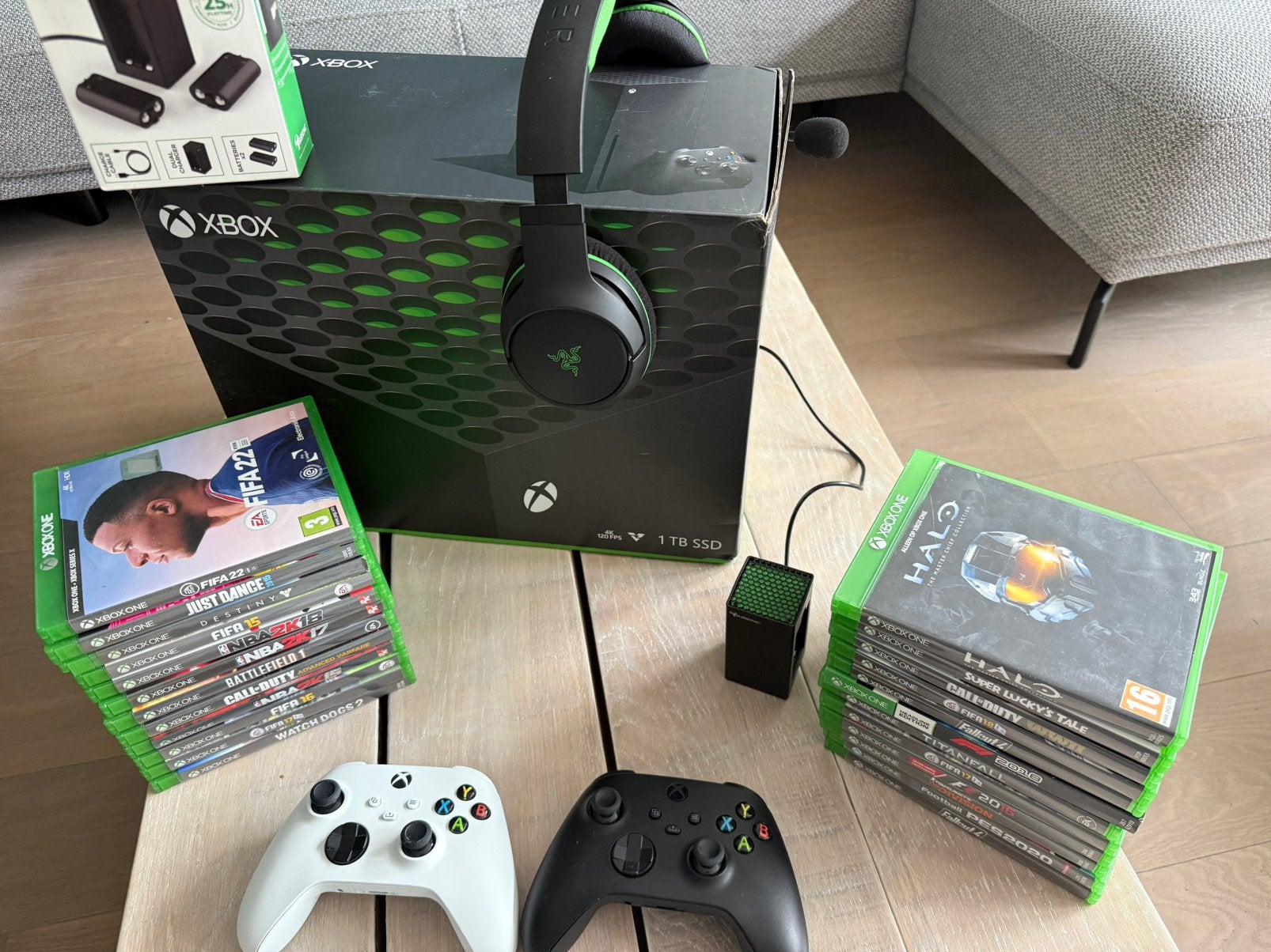 Xbox series x 2 controllers 24 games powerpack headset