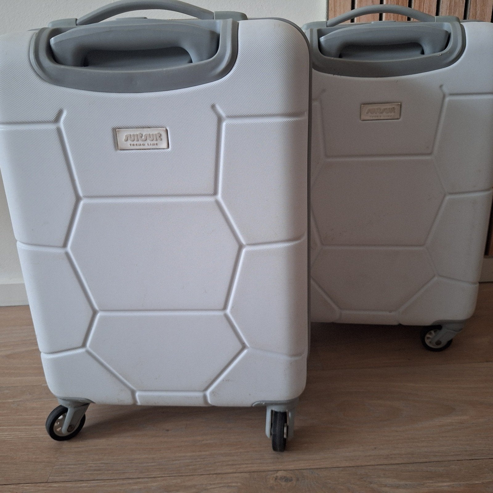 Set van 2 SuitSuit handbagage koffers in topstaat, Sieraden, Tassen en Uiterlijk, Koffers, Ophalen of Verzenden, Zo goed als nieuw