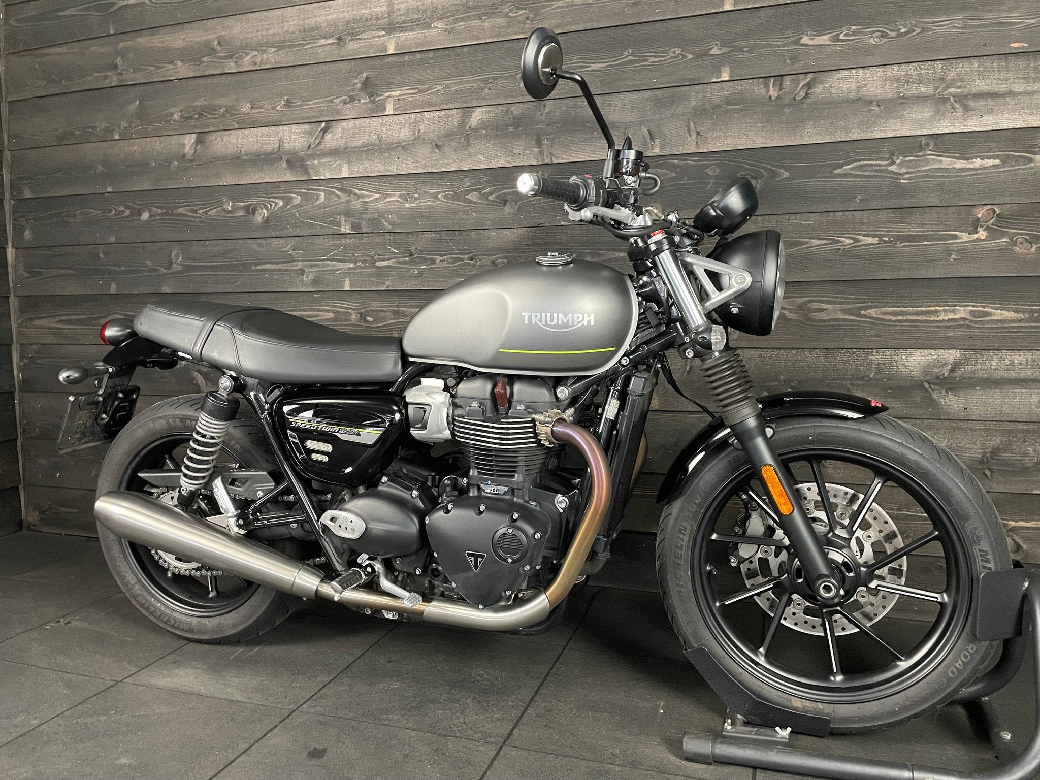 Triumph SPEED TWIN 900 MATT SILVE (bj 2023), Motoren, Motoren | Triumph, Bedrijf, Naked bike, meer dan 35 kW