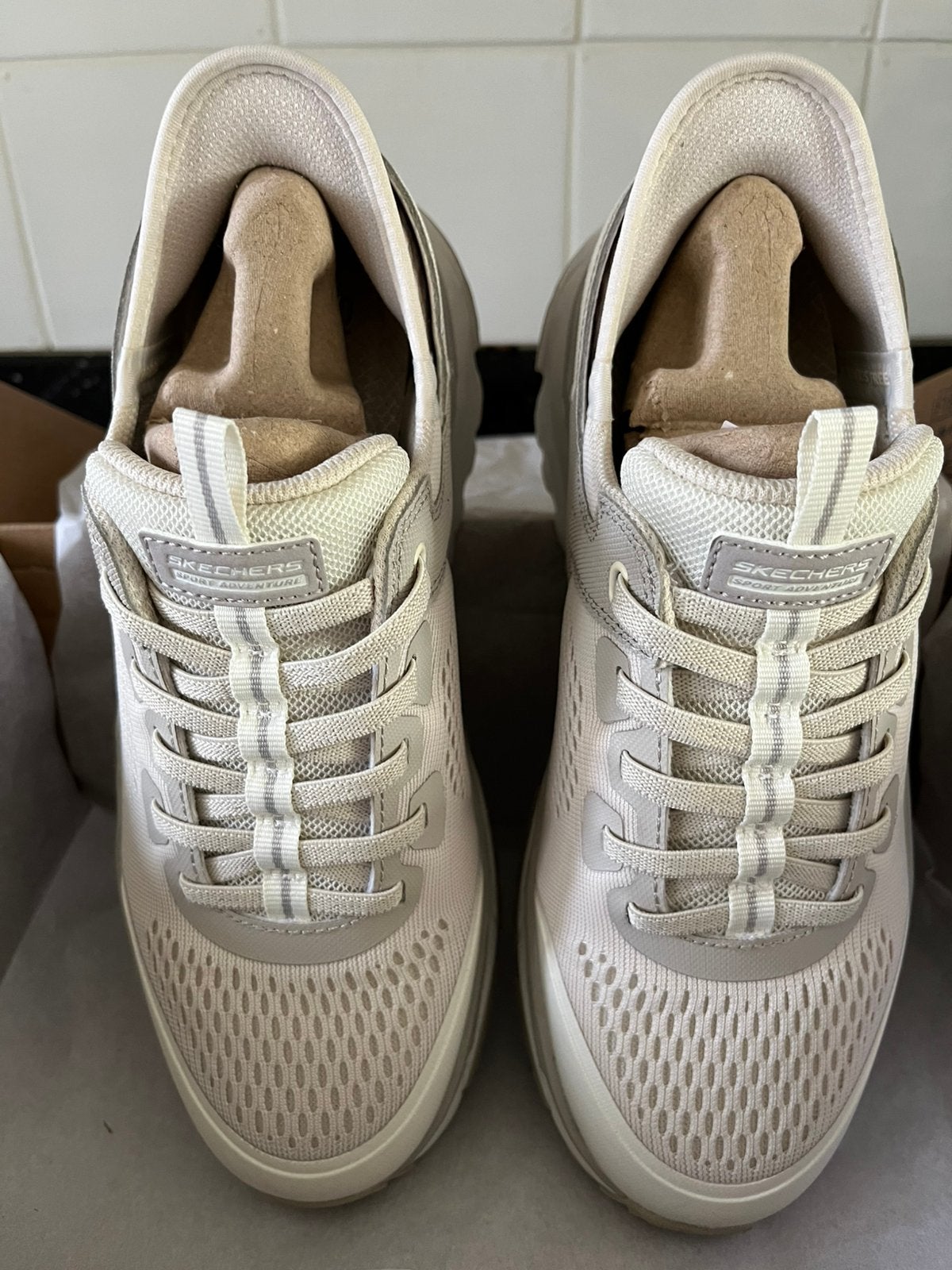 Skeckers Slip In Maat 7, Wit, Ophalen of Verzenden, Sneakers of Gympen, Zo goed als nieuw