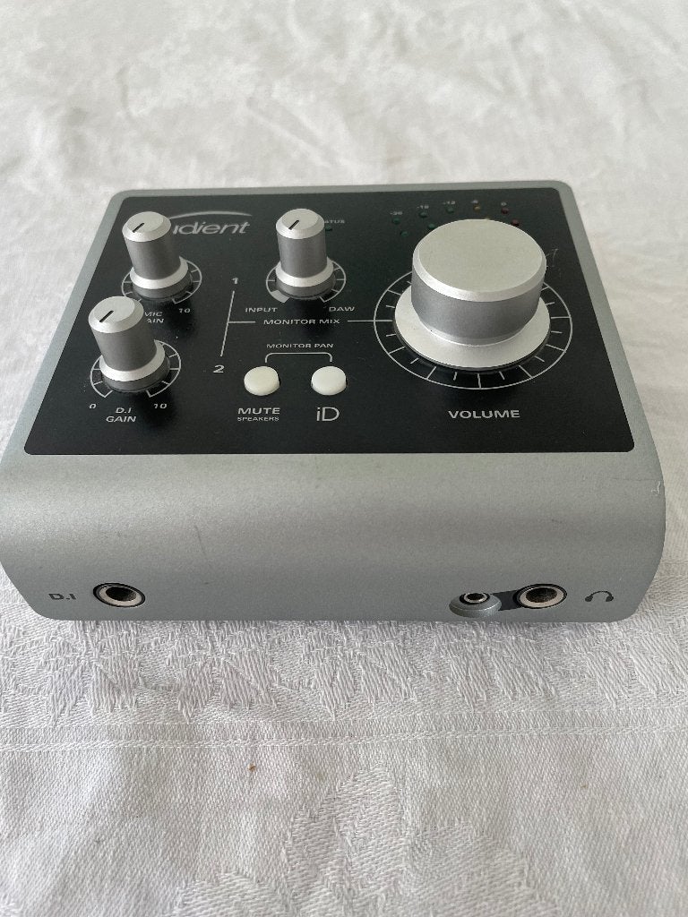 Audient ID4 2in | 2out Audio Interface, Muziek en Instrumenten, Mengpanelen, Zo goed als nieuw, Minder dan 5 kanalen, Microfooningang