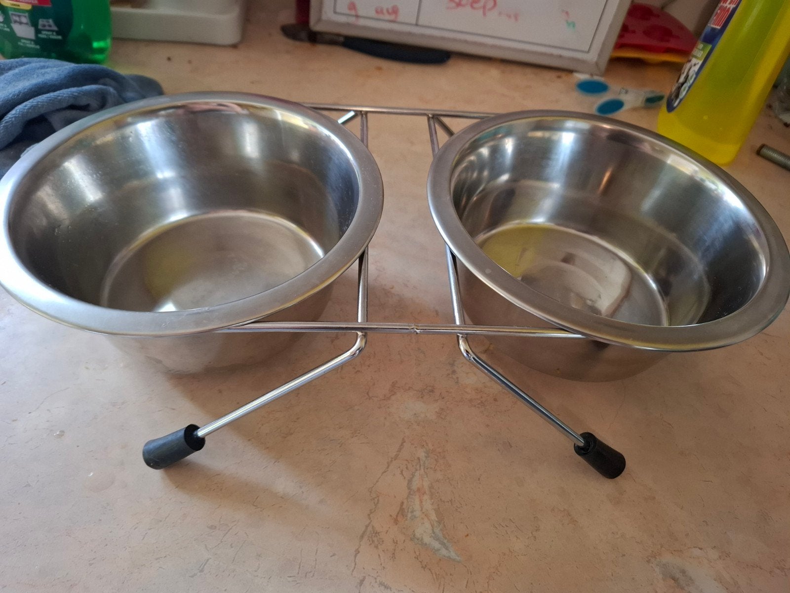 voerbakjes voor kleine hond of kat, Ophalen, Zo goed als nieuw