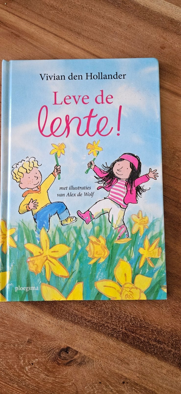 vivian den Hollander leve de lente, Ophalen of Verzenden, Gelezen, Fictie algemeen