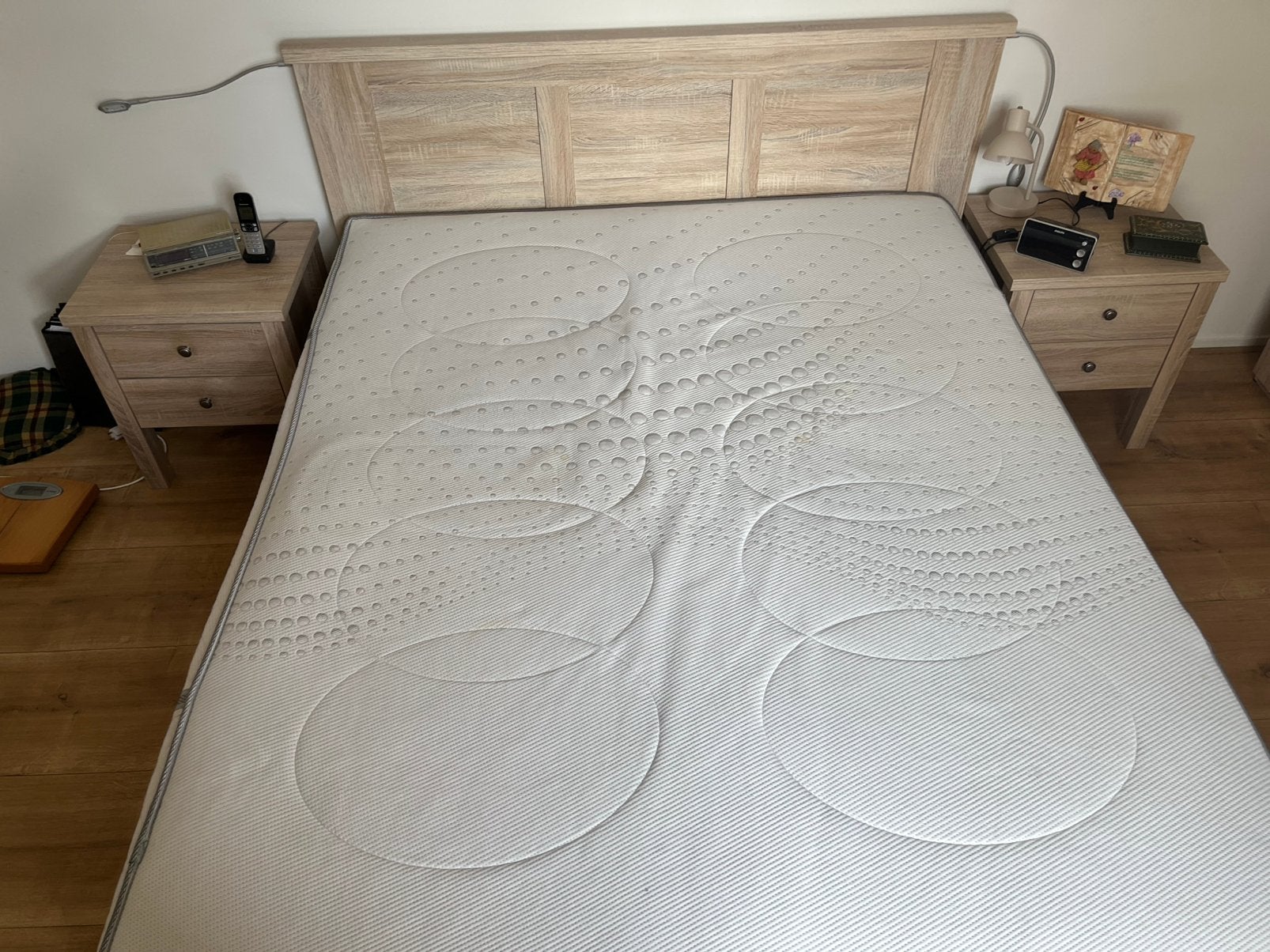 2 persoons bed 200x160cm met matras en 2 nachtkastjes, Ophalen, Gebruikt, Tweepersoons, Bedbodem