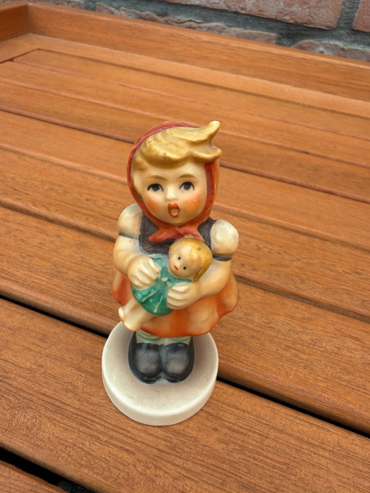 Antieke hummel “girl with doll” 239/B, Ophalen of Verzenden, Zo goed als nieuw, Hummel