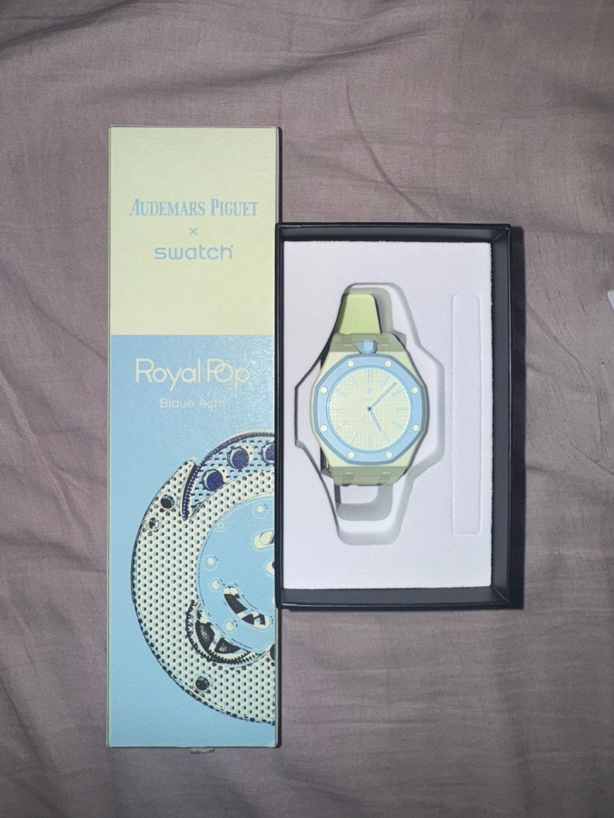 Ap x swatch Royal Pop blaue acht met 2bandjes, Nieuw, Ophalen of Verzenden, Kunststof, Zakhorloge