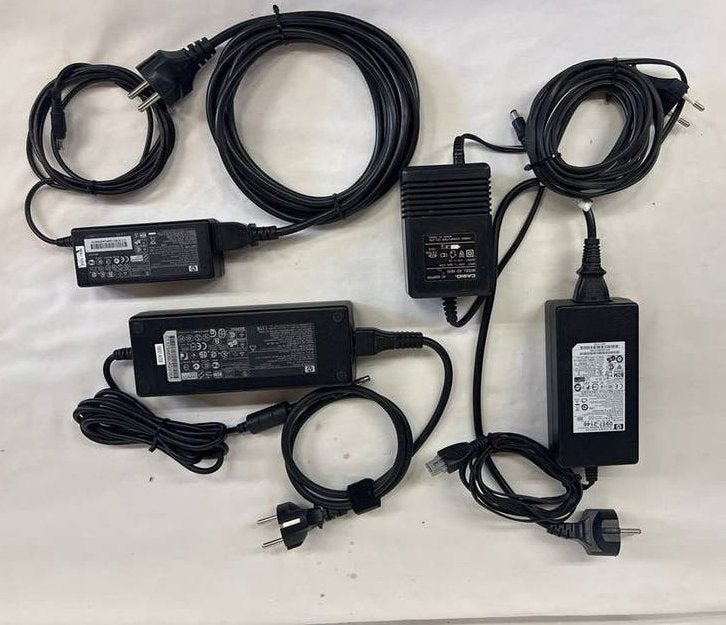 Diverse laptop opladers en adapters (HP, Casio), Computers en Software, Laptop-opladers, Ophalen of Verzenden, Gebruikt