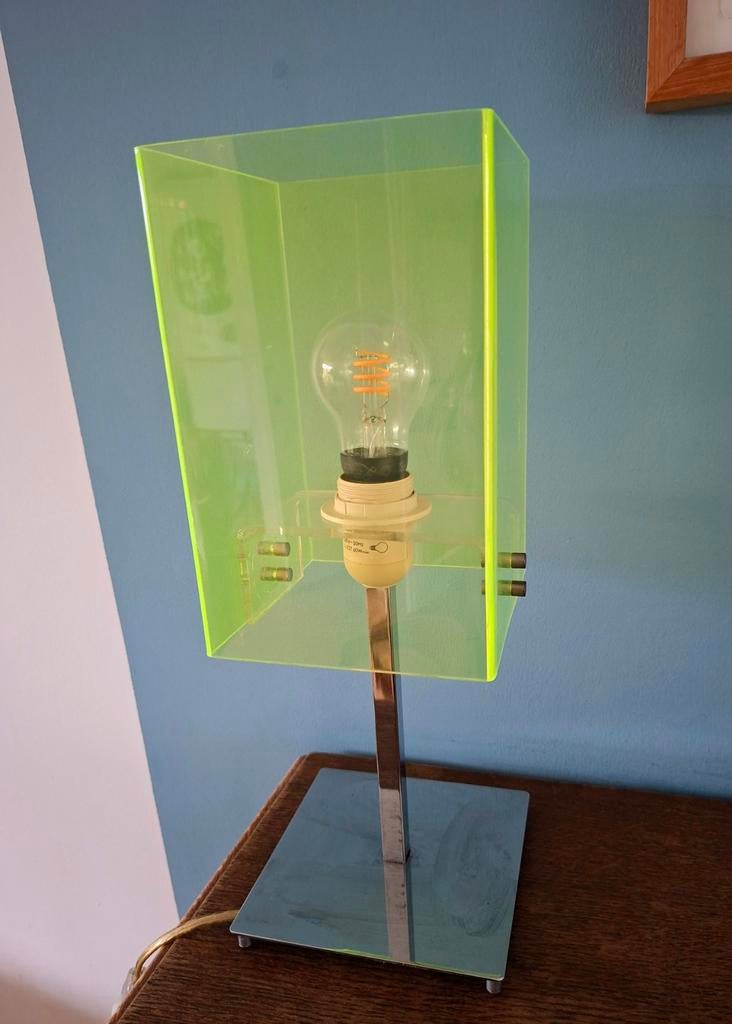 Tafellamp met fluorescerende groene lampenkap/Space Age, Ophalen of Verzenden, Gebruikt, Metaal, Minder dan 50 cm