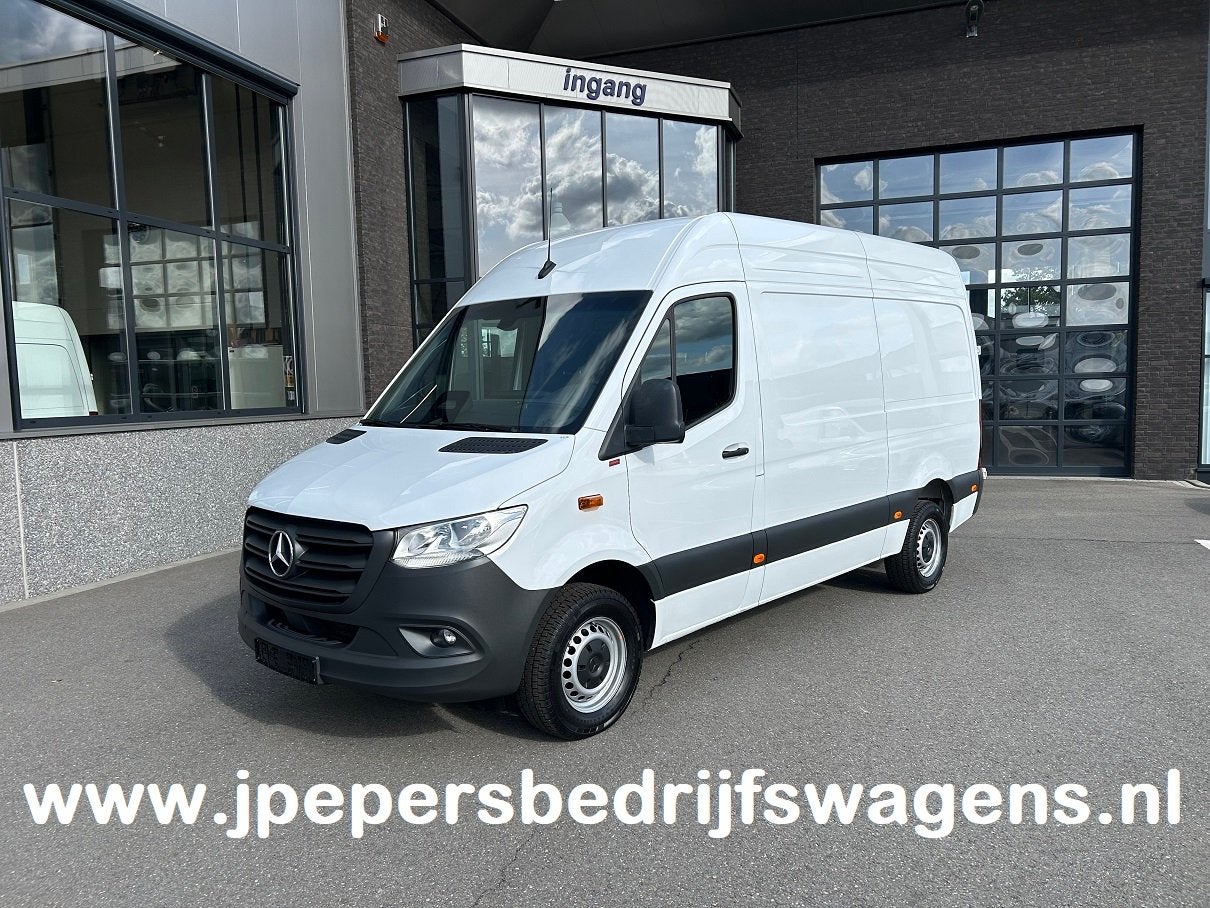 Mercedes-Benz Sprinter 317 CDI L2 H2 Pro Facelift / MBUX / N, Auto's, Automaat, Gebruikt, 4 cilinders, Wit