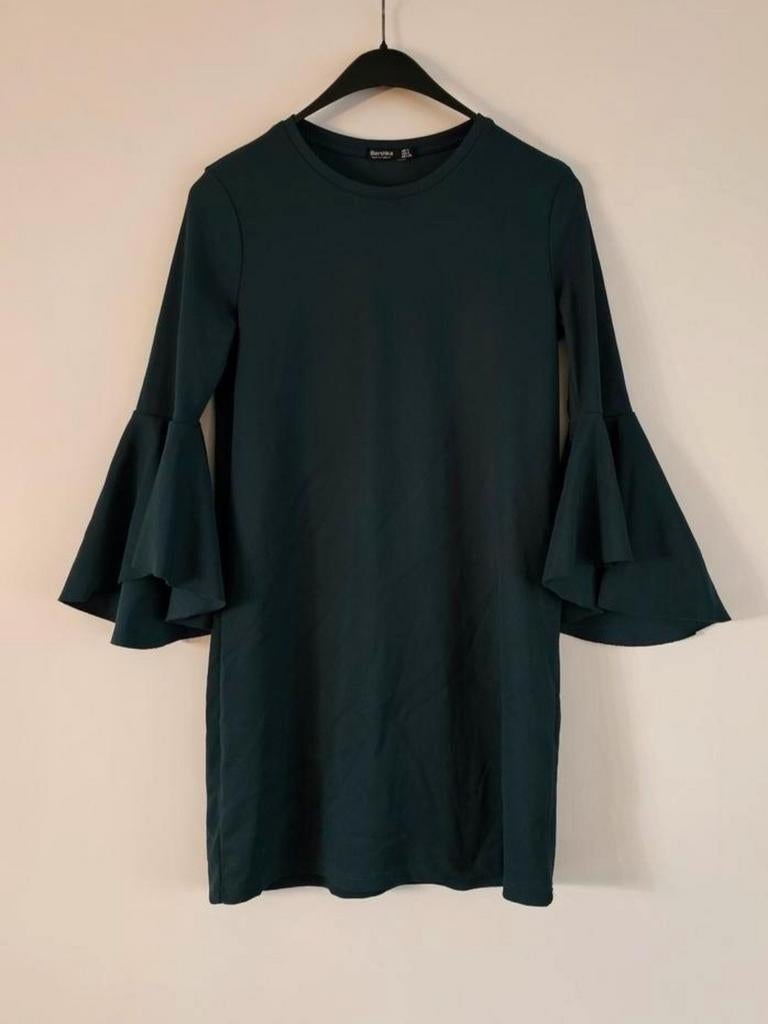 Nieuw van Bershka een prachtige groene jurk mt 36., Ophalen of Verzenden, Nieuw, Maat 36 (S), Groen