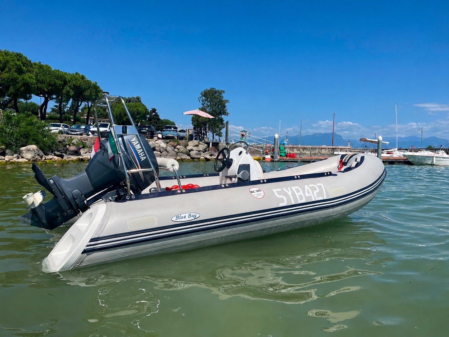 Blue Bay 4.20m met Yamaha 40pk en Marlin trailer, Ophalen, Overige merken, Buitenboordmotor, Trailer