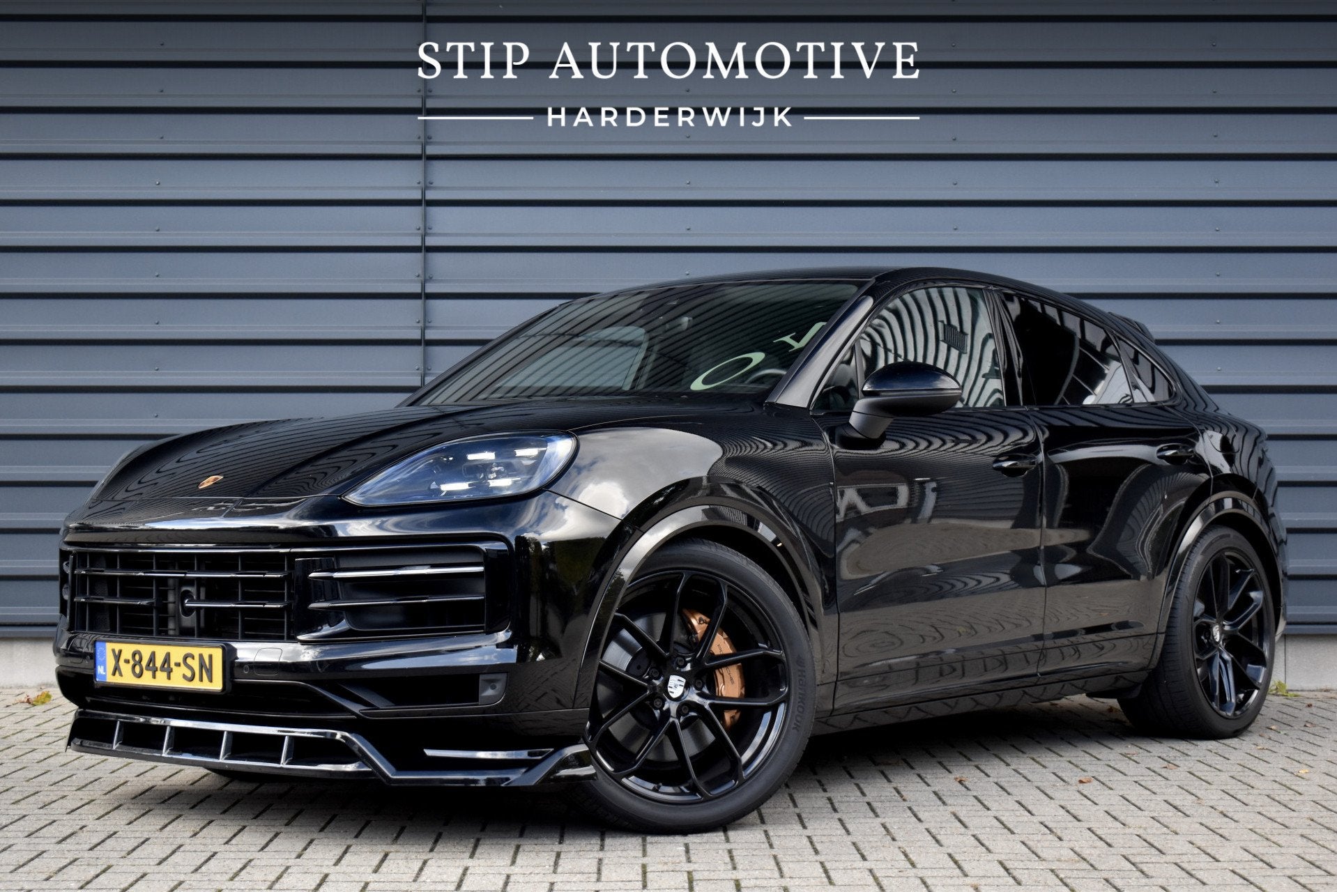 Porsche Cayenne Coupé 3.0 E-Hybrid | Panorama | ACC | 22'', Automaat, Gebruikt, 2995 cc, 4 stoelen