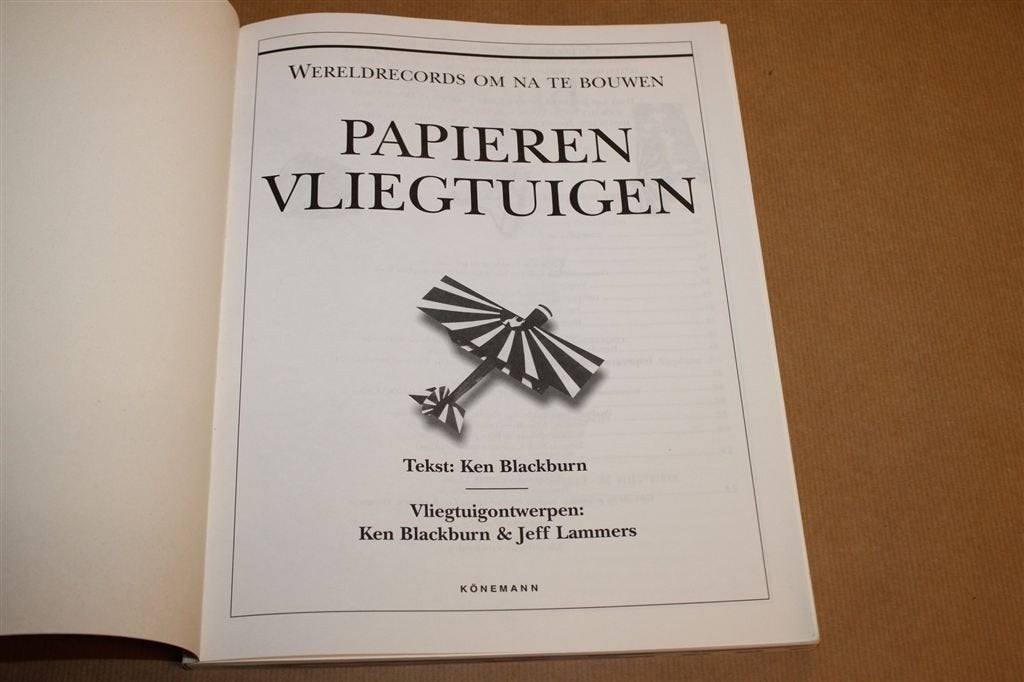 Papieren Vliegtuigen — 16 Modellen & Wereldrecords 1998, Boeken, Ophalen of Verzenden, Gelezen, Overige onderwerpen