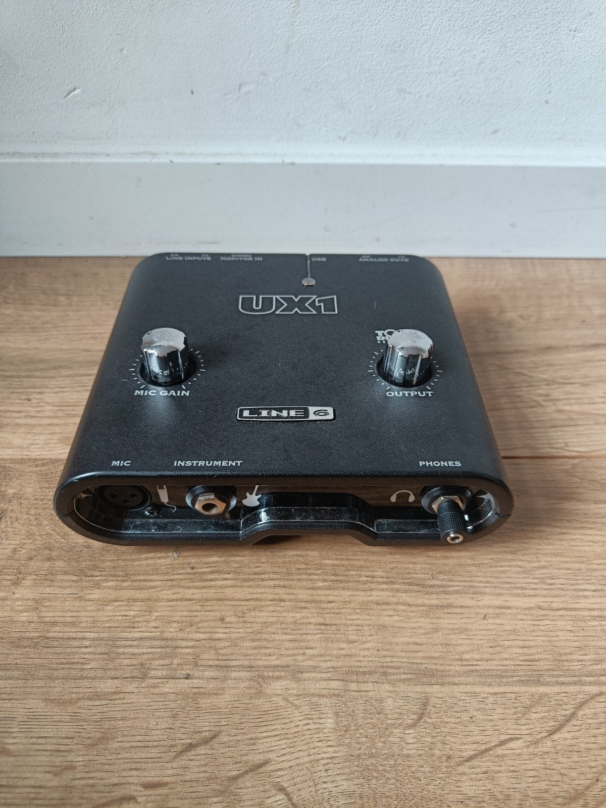 UX1 - Line 6, Ophalen