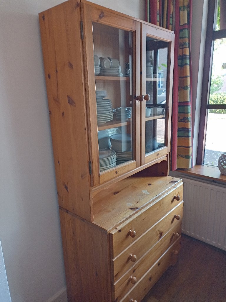 Grenen buffetkast (Creafort), Ophalen, Gebruikt, Met deur(en), Grenenhout, deels met glasdeuren.