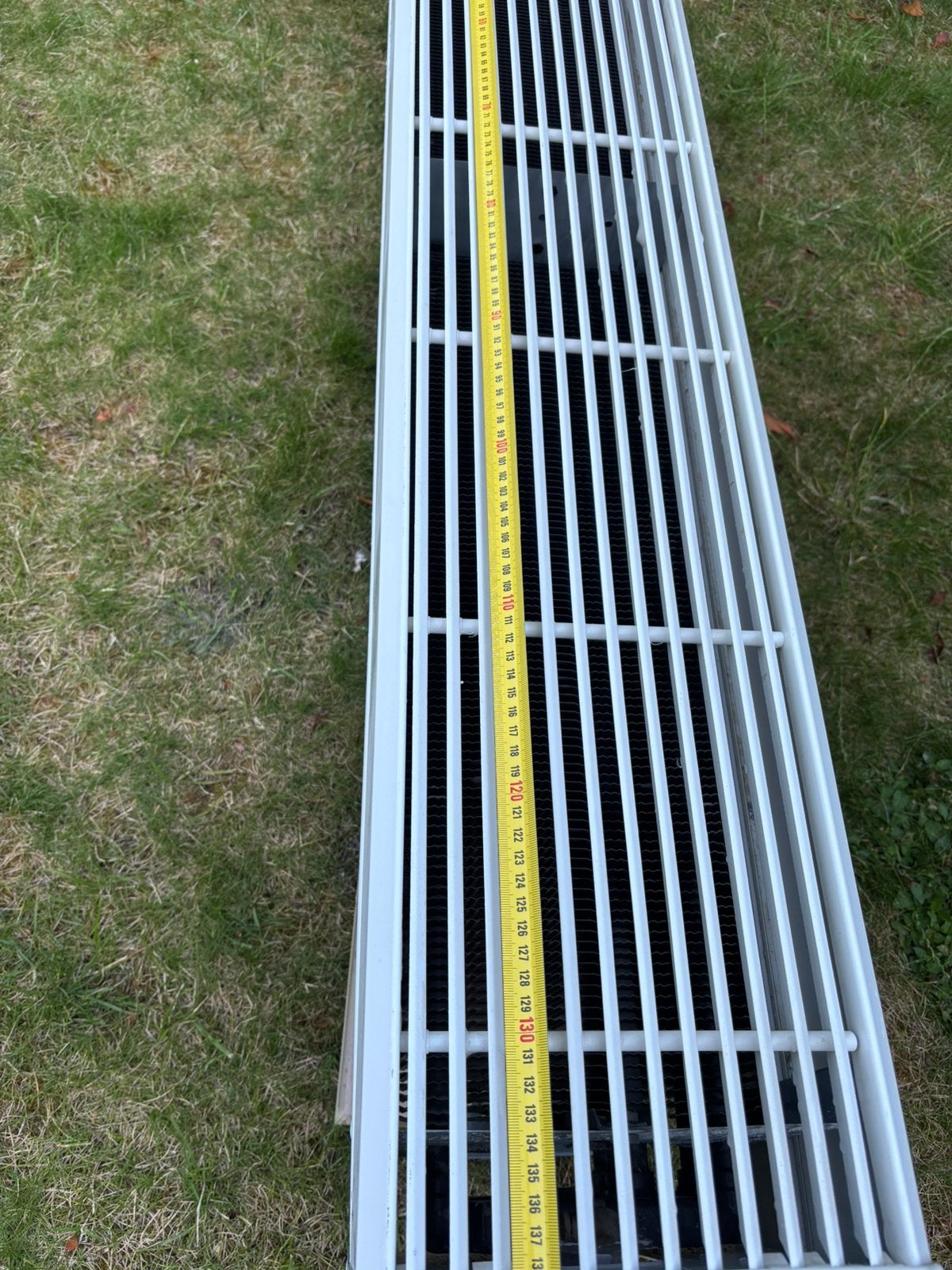 Grond Radiator 140 cm lang, 23 cm breed, 37 cm hoog, Doe-het-zelf en Verbouw, Verwarming en Radiatoren, Ophalen, 30 tot 80 cm