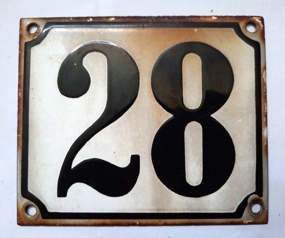 Origineel authentiek emaille huisnummerbordje nummer 28, Ophalen