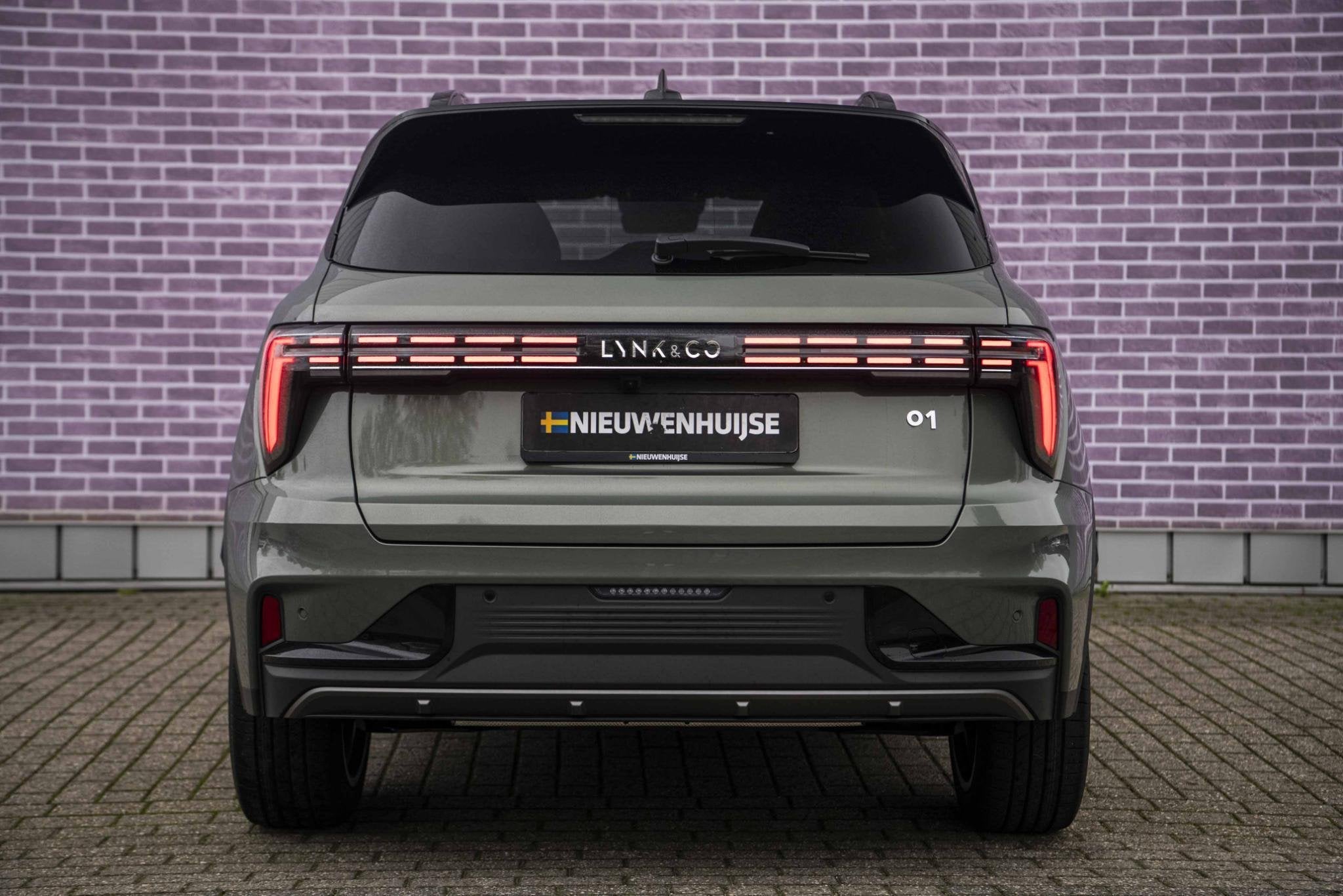 Lynk & Co 01 1.5 Plug-in Hybrid More | PHEV | Trekhaak | Two, 4 cilinders, Bedrijf, Hybride Elektrisch/Benzine, 1835 kg
