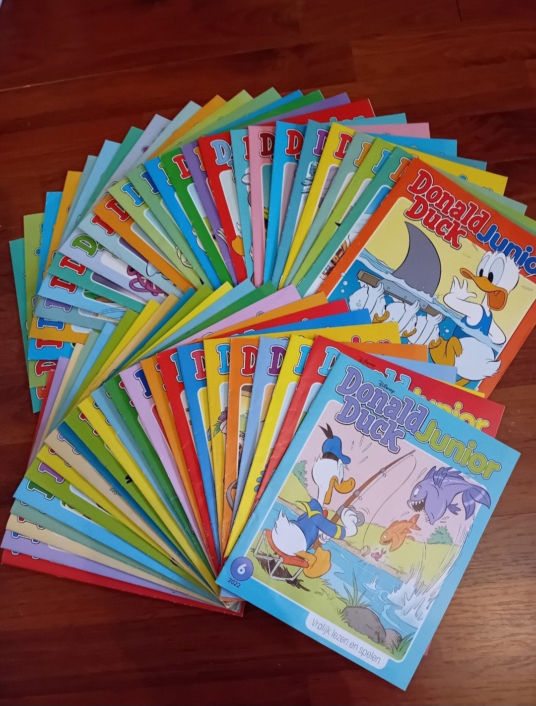 52x Donald Duck Junior ideaal voor beginnende lezers!, Gelezen, Complete serie of reeks, Europa, Ophalen of Verzenden