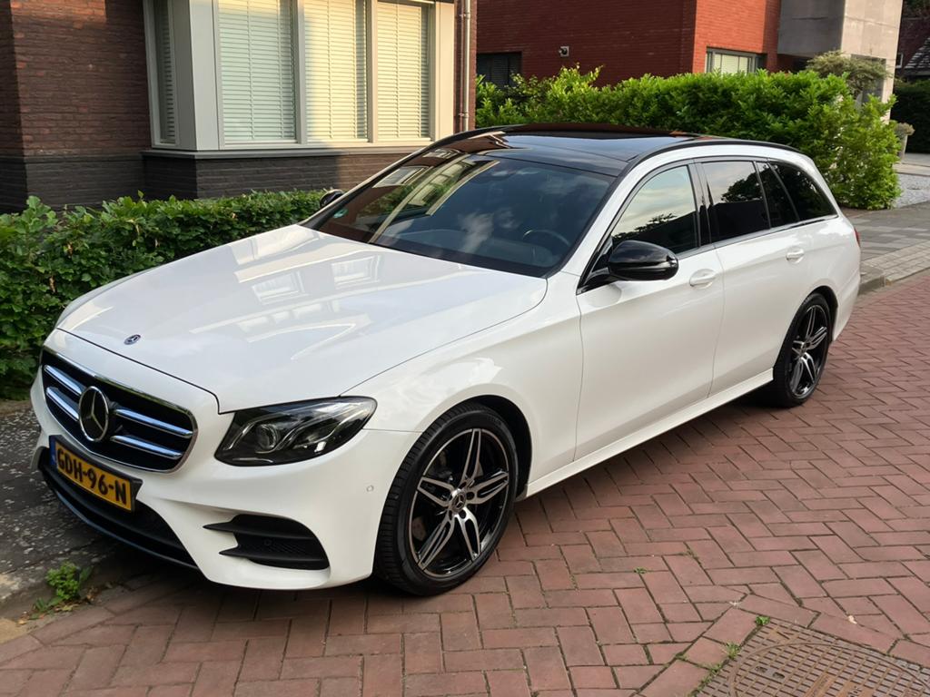 Mercedes-Benz E250 AMG night, Panoramadak, Burmester, Auto's, Mercedes-Benz, Automaat, Zwart, 4 cilinders, Wit