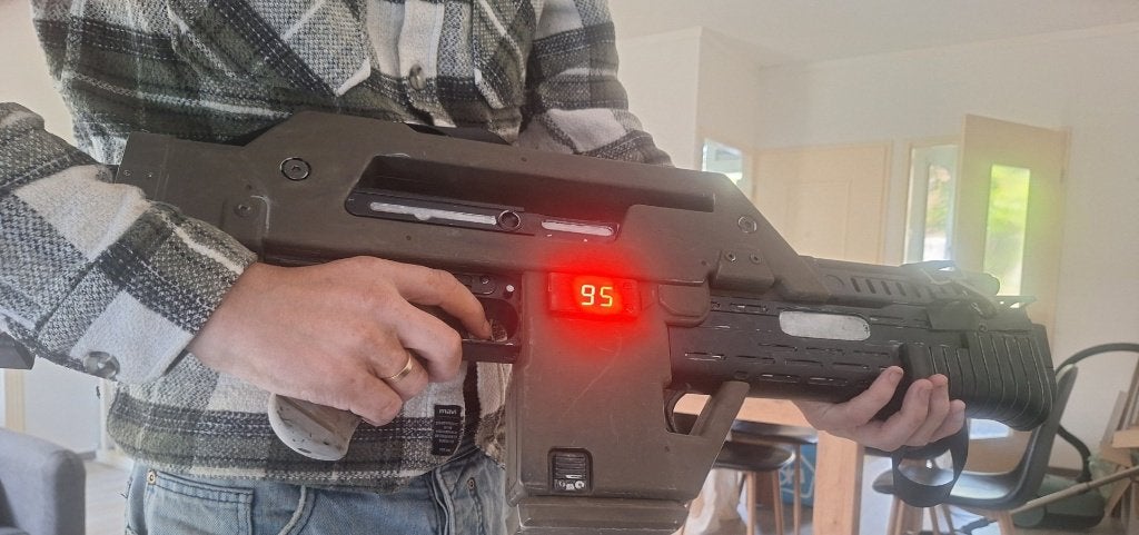 Armat Battle Systems M41-A Pulserifle Nerf Replica, Ophalen, Zo goed als nieuw, Film, Beeldje, Replica of Model