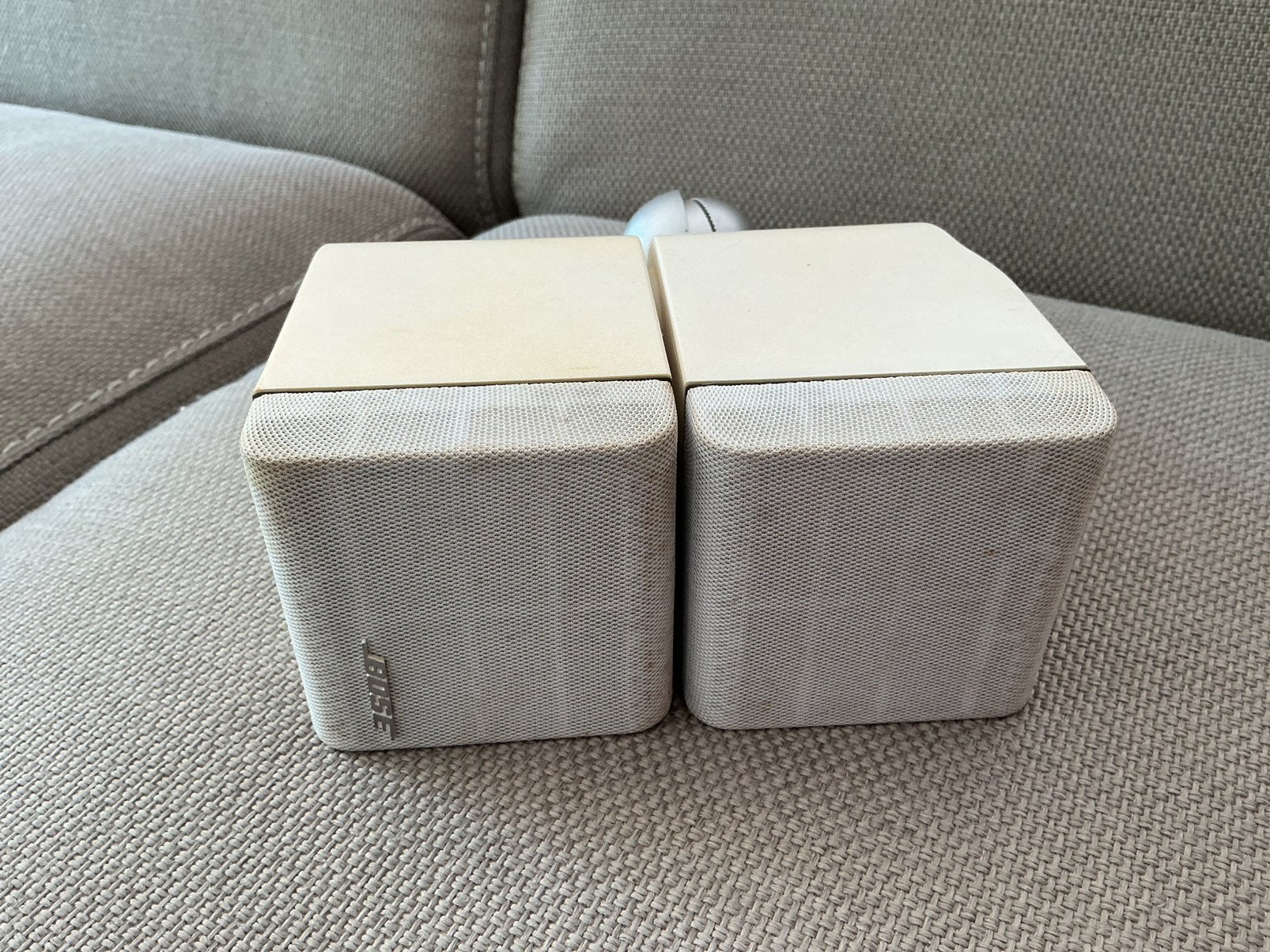 3 bose speakers waarvan 2 met ophangmechanisme, Ophalen, Gebruikt, Minder dan 60 watt, Bose