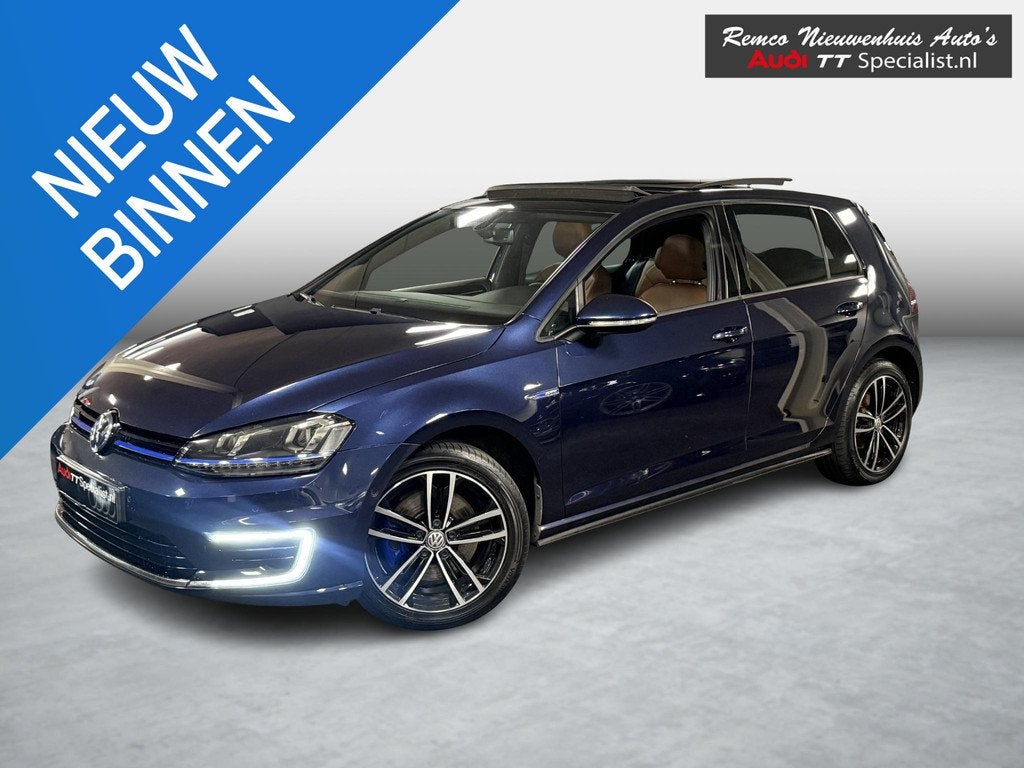 Volkswagen Golf 1.4 TSI GTE Panorama dak Leder Apple-carplay, Auto's, Volkswagen, Stof, Gebruikt, 4 cilinders, Blauw