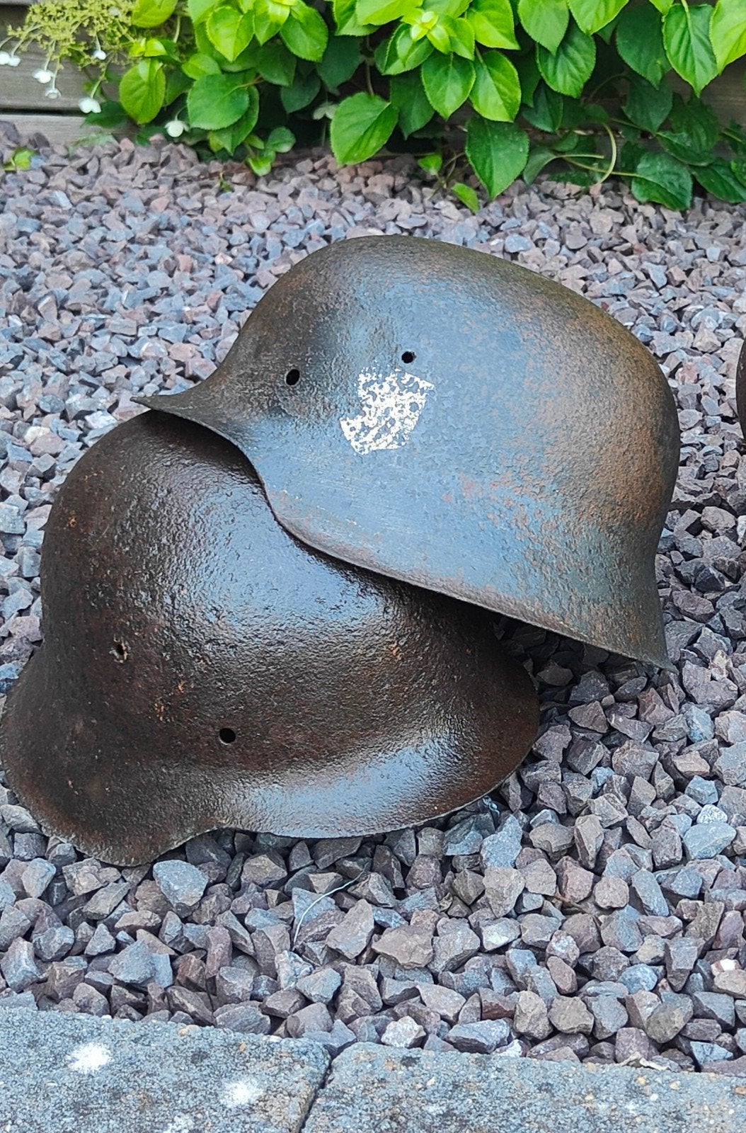 2 Originele Duitse M42 (SD) helmen | Ardennen & Normandië, Verzamelen, Ophalen of Verzenden, Duitsland, Helm of Baret