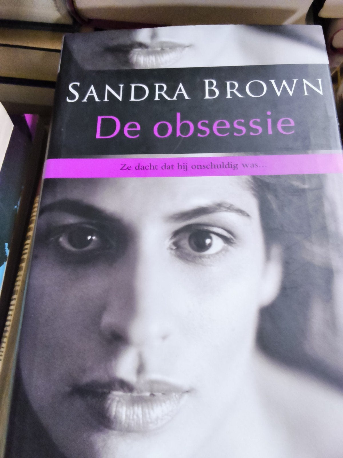 Spannende thrillers: De Pantheon Getuige & De Obsessie, Boeken, Ophalen of Verzenden, Gelezen, David Hewson, Sandra Brown