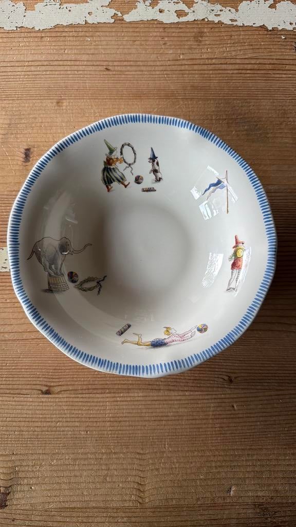 Gien LE CIRQUE schaaltje, Huis en Inrichting, Keuken | Servies, Ophalen of Verzenden, Overige stijlen, Porselein, Schaal of Schalen
