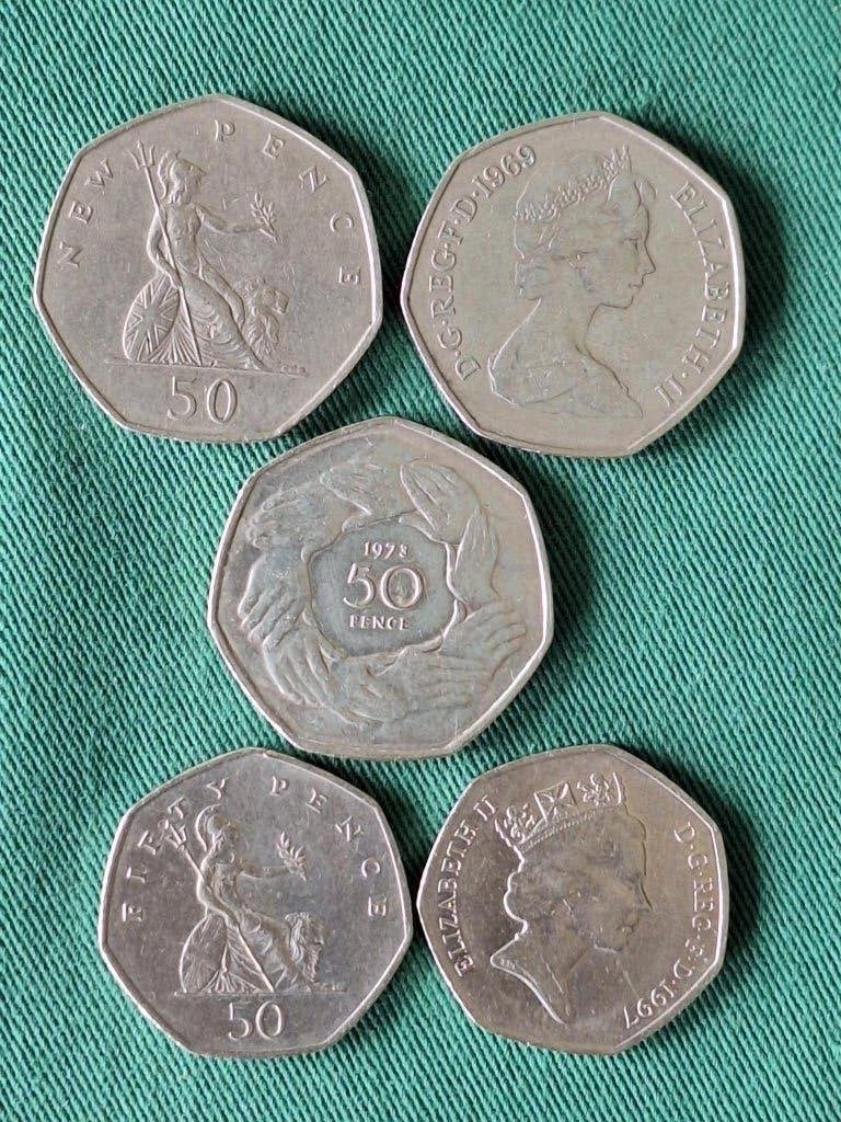 5 munten Engeland 50 (new) pence 1969-1997, Ophalen of Verzenden, Overige landen, Losse munt