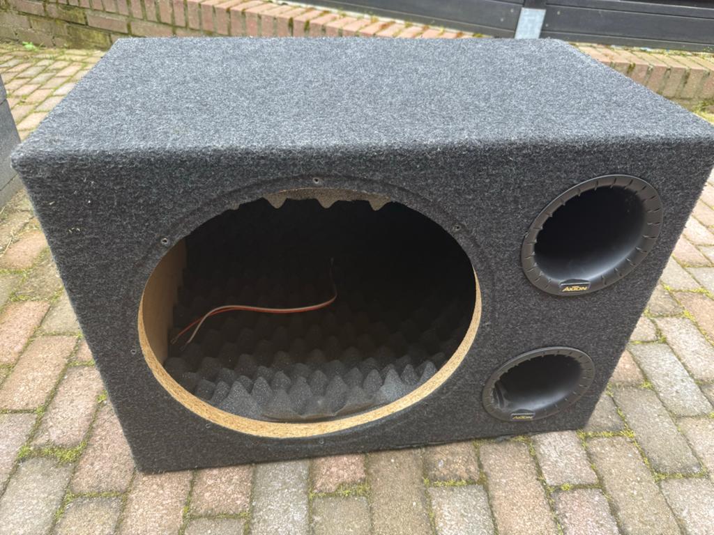 Axton Subwoofer met Silver Line Versterker en Kabels, Gebruikt, Subwoofer, 60 tot 120 watt, Ophalen
