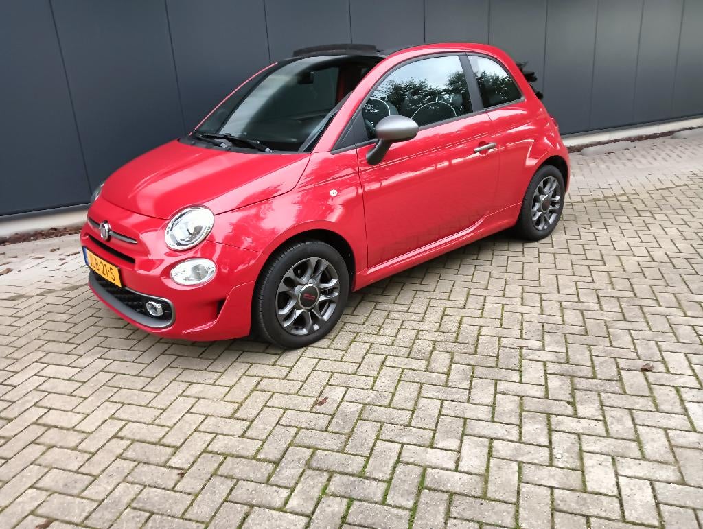 Fiat 500 Cabriolet  Orginele Sport  uitvoering . CarPlay ., Voorwielaandrijving, 4 cilinders, 4 stoelen, Handgeschakeld
