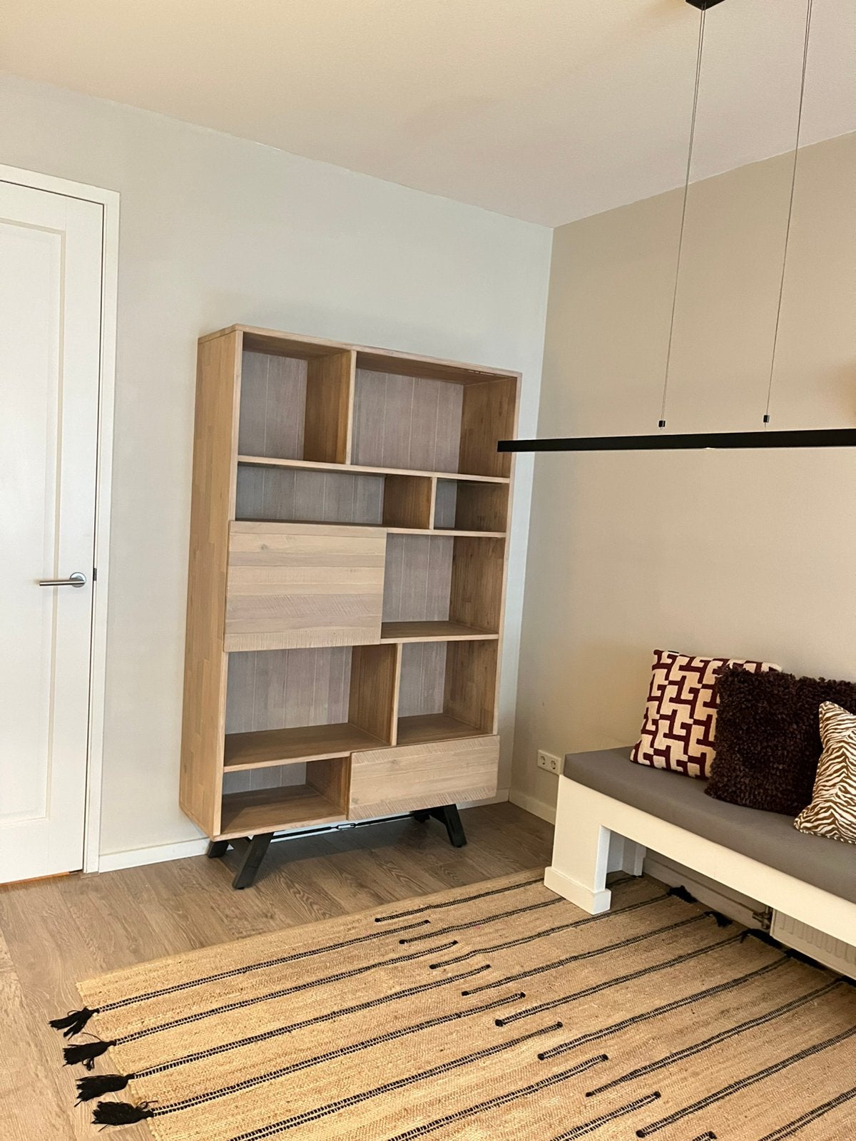 Kast boekenkast servieskast hout Kave home Tivia