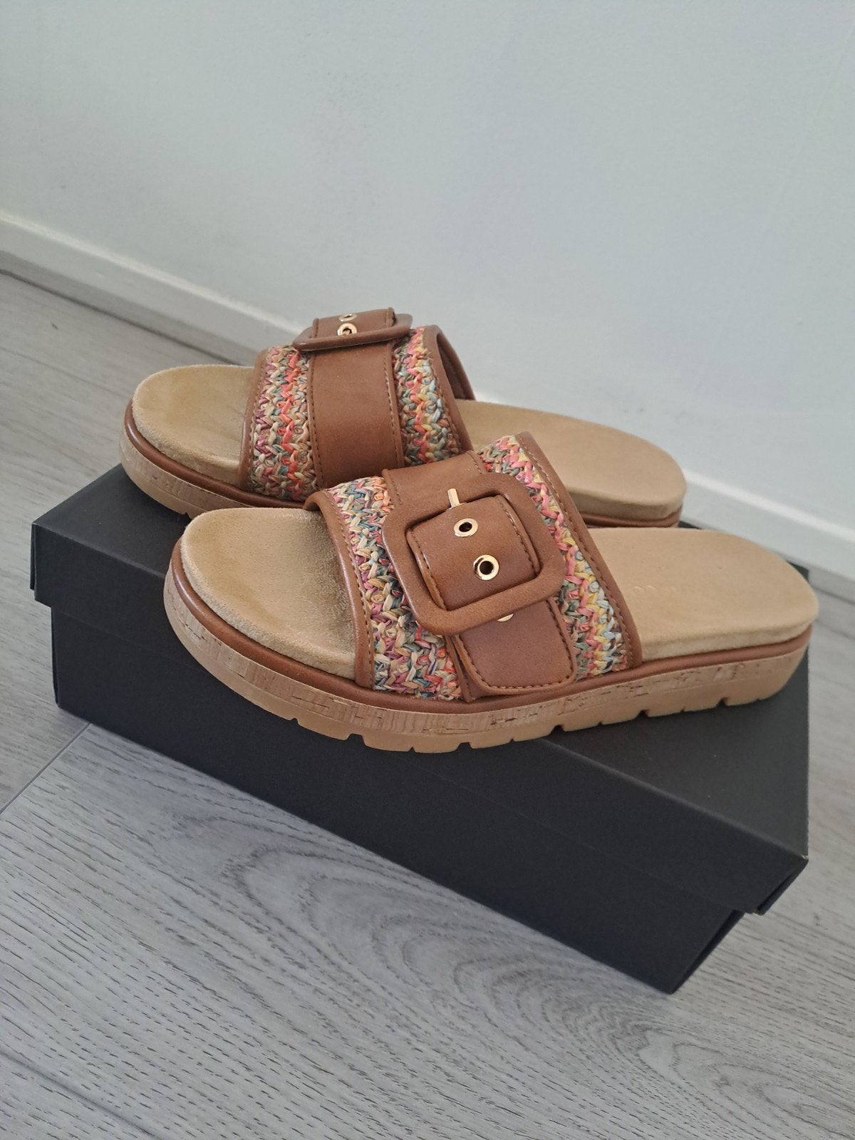Slippers Marco Tozzi 37, Kleding | Dames, Overige kleuren, Marco Tozzi, Zo goed als nieuw, Ophalen