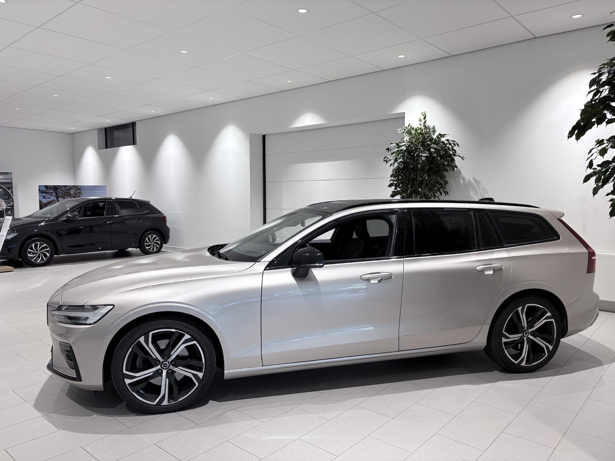 Volvo V60 2.0 B4 Ultimate Dark, 12 maanden, Euro 6, 4 cilinders, 1634 kg