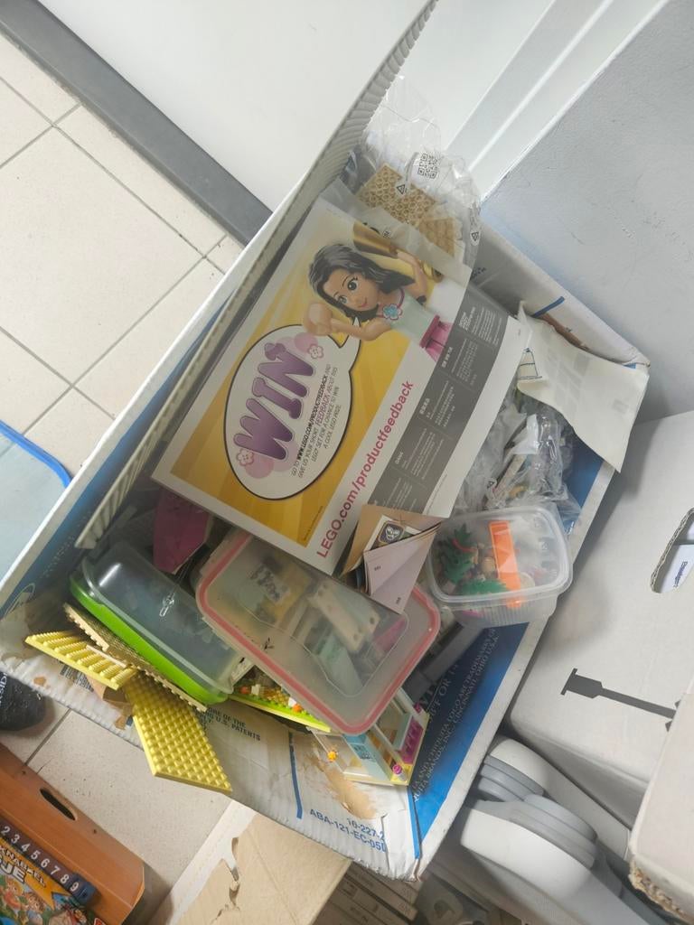 Grote doos met diverse Lego  onderdelen en sets, Kinderen en Baby's, Speelgoed | Duplo en Lego, Gebruikt, Lego, Friends, Ophalen of Verzenden