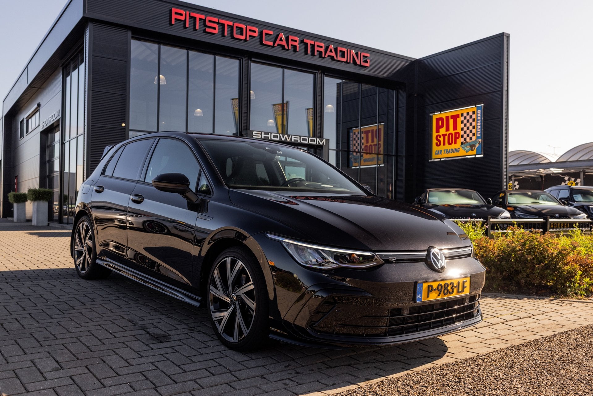 Volkswagen Golf 1.5 eTSI 3 x R-Line, HUD, Trekhaak, H&K, Stu, 4 cilinders, 150 pk, Automatische klimaatregeling, Zwart
