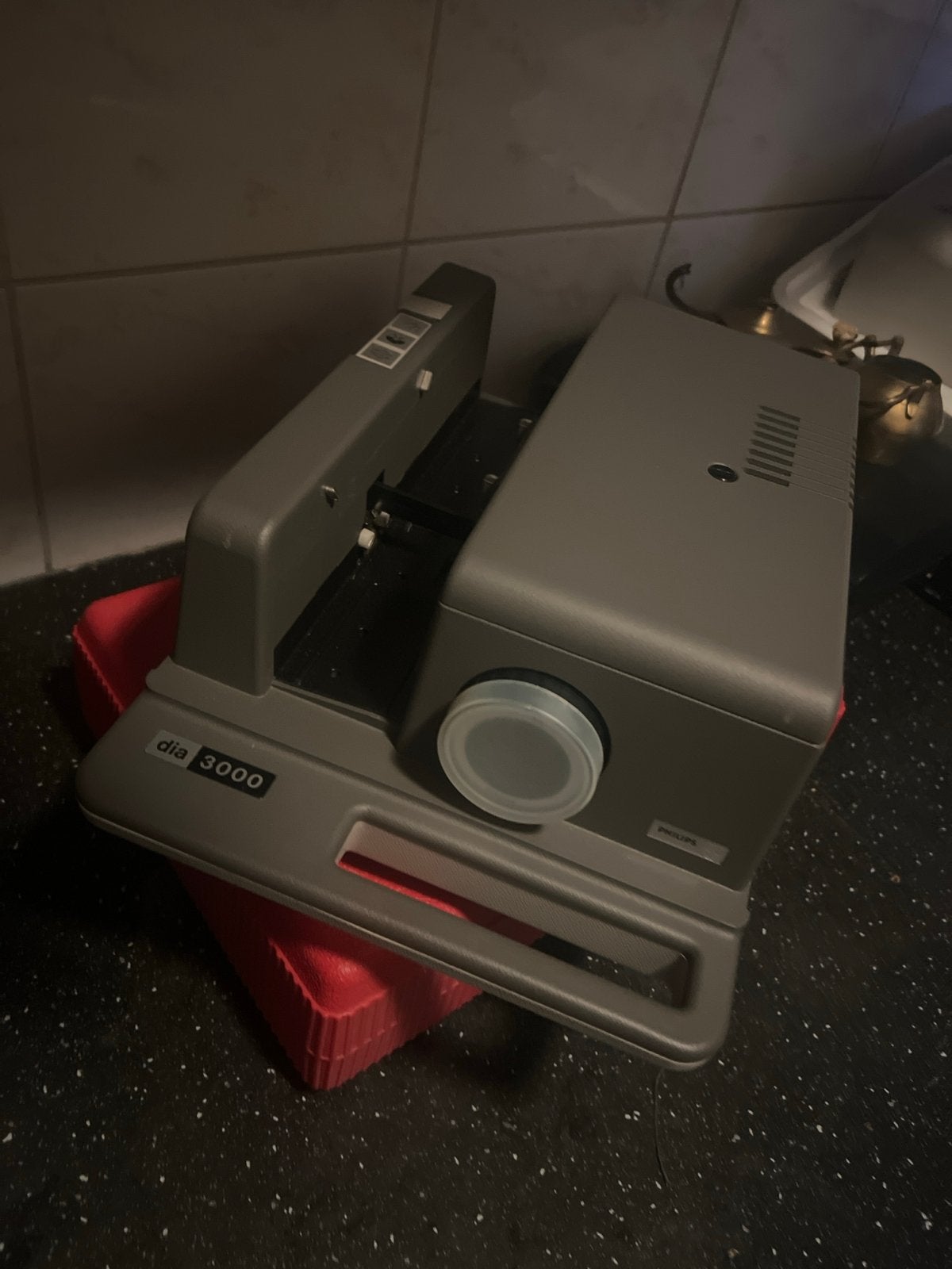 Philips Dia 3000 Diaprojector met originele doos, Audio, Tv en Foto, Ophalen of Verzenden, Gebruikt, Met scherm