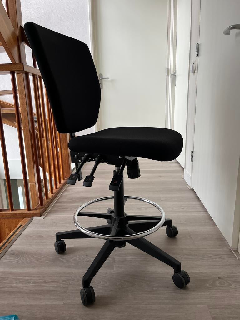 Laboratorium/bureau stoel hoog, Ophalen, Zo goed als nieuw, Zwart