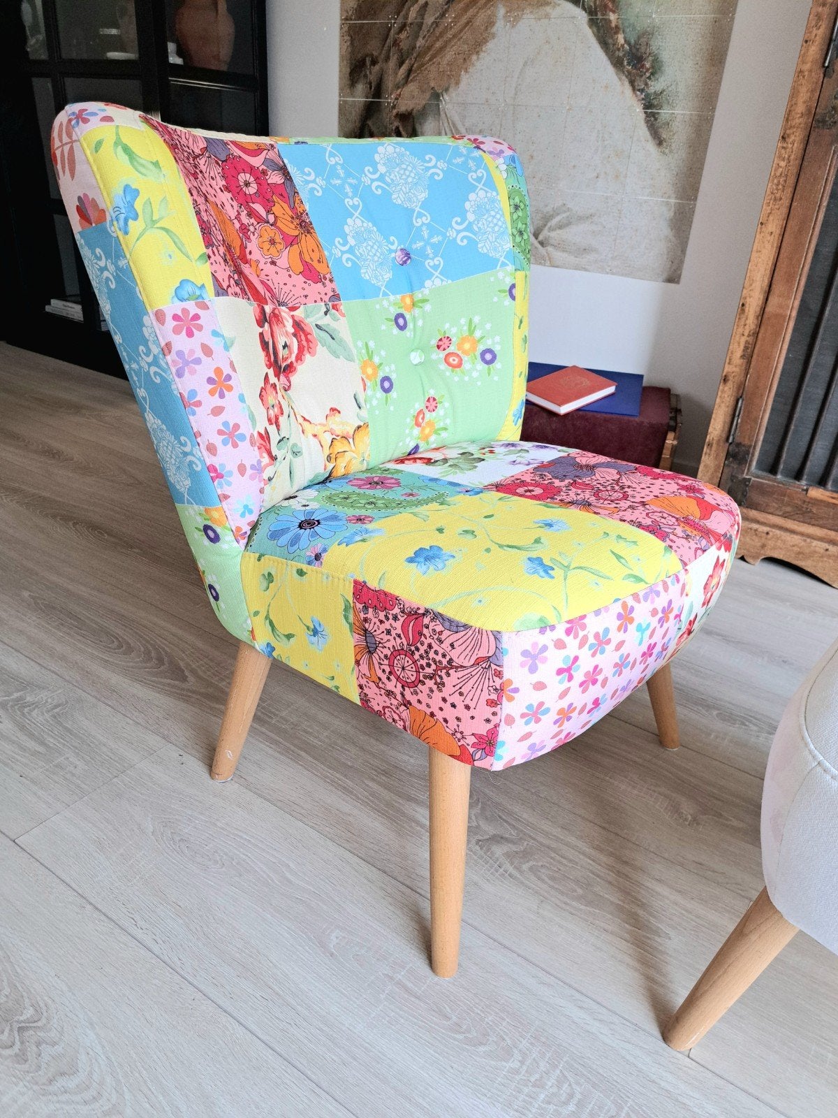 Vrolijke fauteuil met bijpassende poef., Huis en Inrichting, Stoelen, Ophalen, Gebruikt, Twee, Overige kleuren