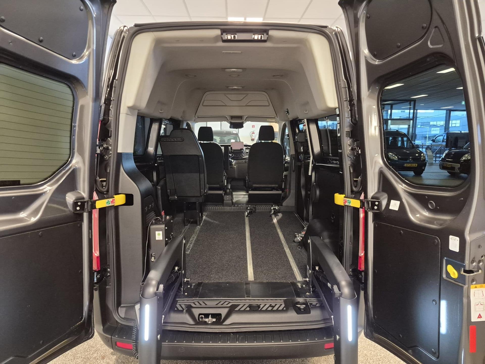 Ford Transit Custom L2H2 Rolstoelbus (extra airco achterin), Auto's, Elektrische ramen, 12 maanden, Stof, Zwart