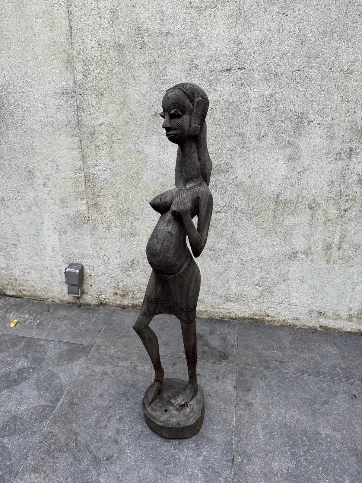 Houten Afrikaans beeld van zwangere vrouw, 103 cm, Ophalen, Handgemaakt, 1 meter - 2 meter, Beeld